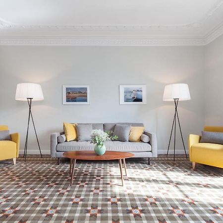 6 Dormitorios En Apartamento Modernista En El Corazon De Barcelona Eksteriør billede