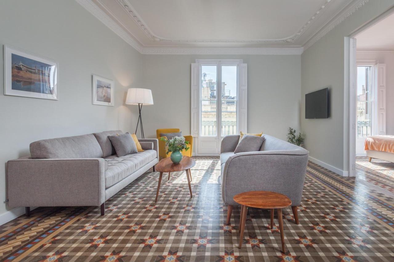 6 Dormitorios En Apartamento Modernista En El Corazon De Barcelona Eksteriør billede