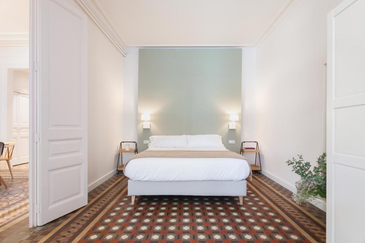 6 Dormitorios En Apartamento Modernista En El Corazon De Barcelona Eksteriør billede