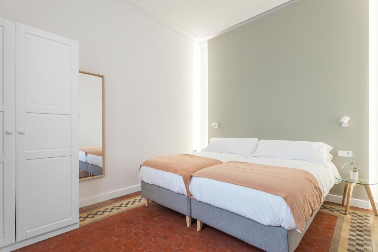 6 Dormitorios En Apartamento Modernista En El Corazon De Barcelona Eksteriør billede