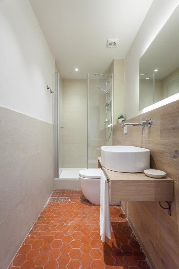6 Dormitorios En Apartamento Modernista En El Corazon De Barcelona Eksteriør billede