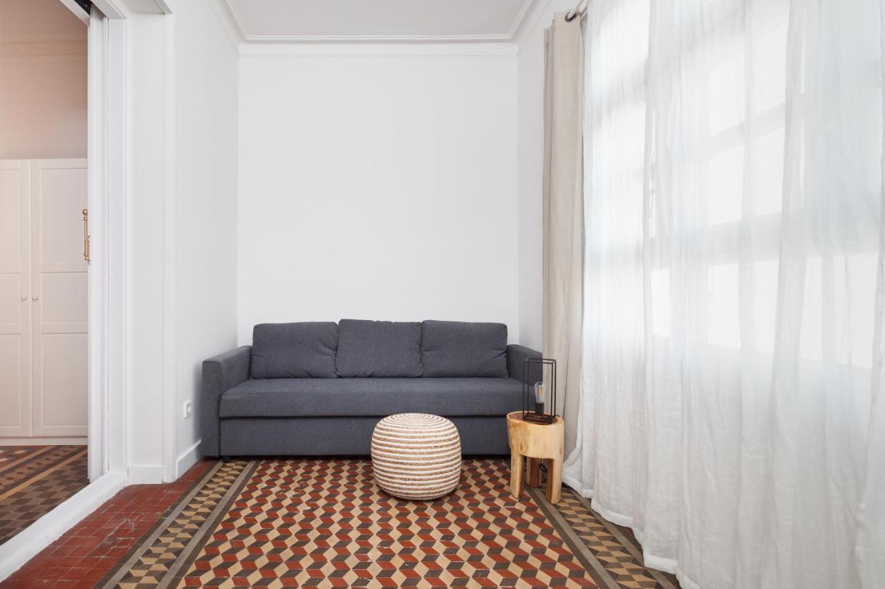 6 Dormitorios En Apartamento Modernista En El Corazon De Barcelona Eksteriør billede