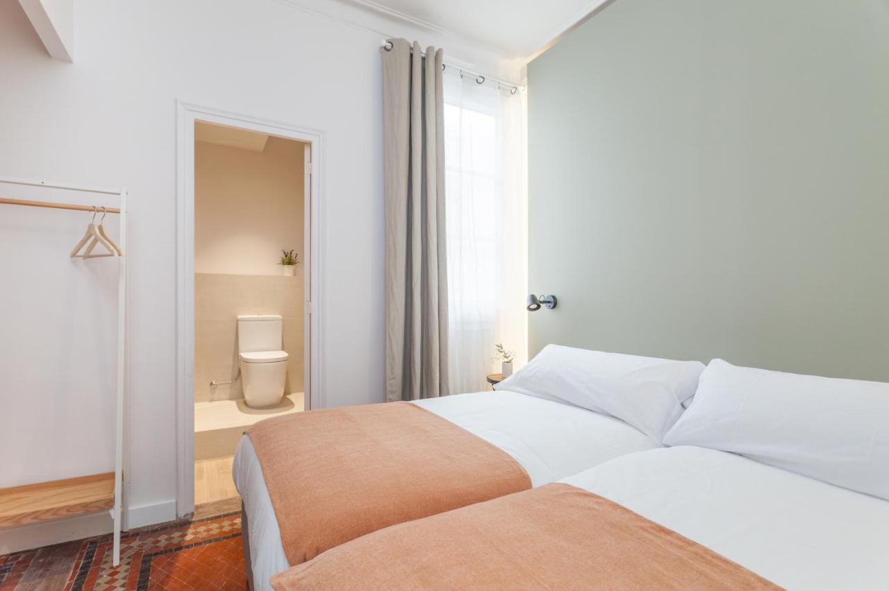 6 Dormitorios En Apartamento Modernista En El Corazon De Barcelona Eksteriør billede