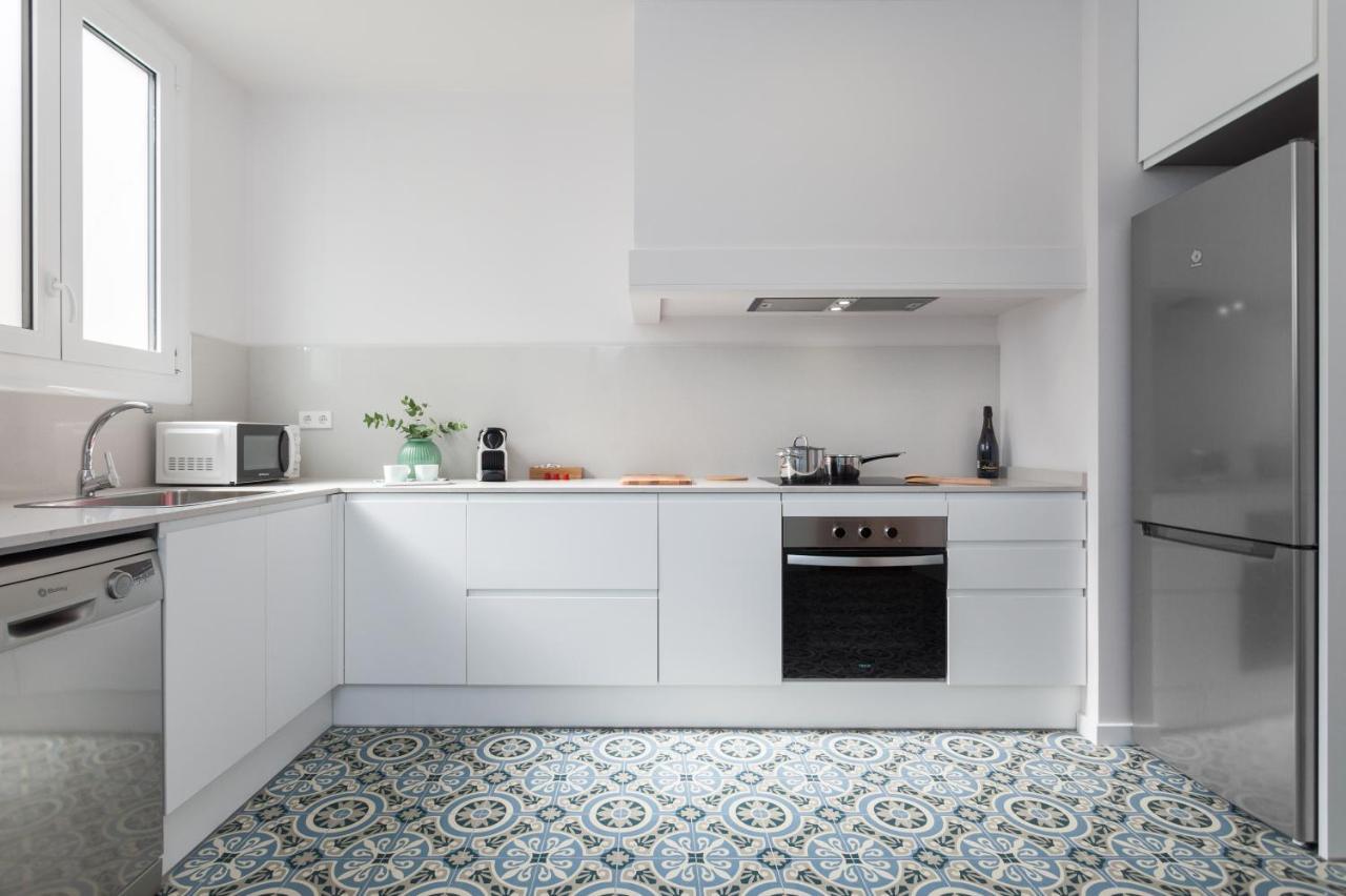 6 Dormitorios En Apartamento Modernista En El Corazon De Barcelona Eksteriør billede