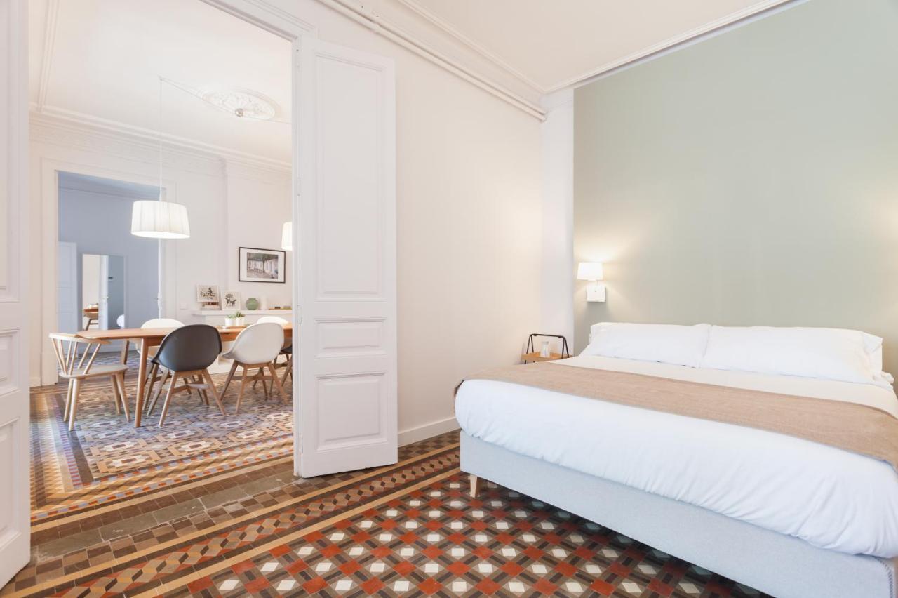 6 Dormitorios En Apartamento Modernista En El Corazon De Barcelona Eksteriør billede